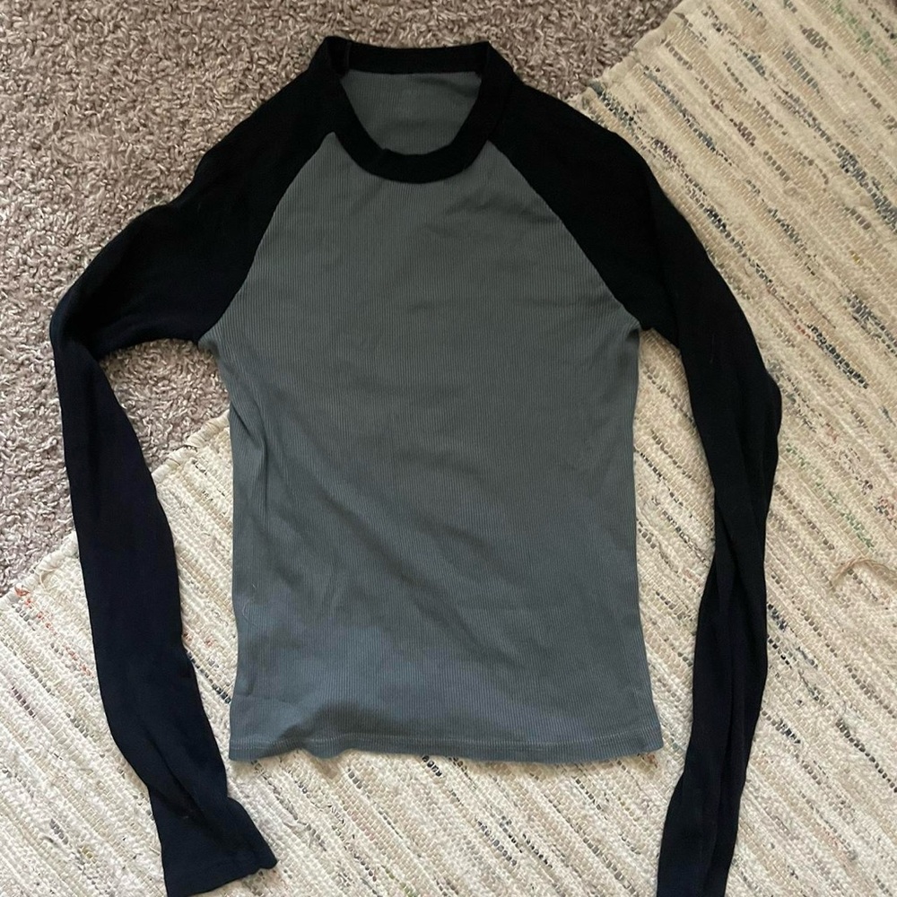 Brandy Melville Bella Long sleeve top